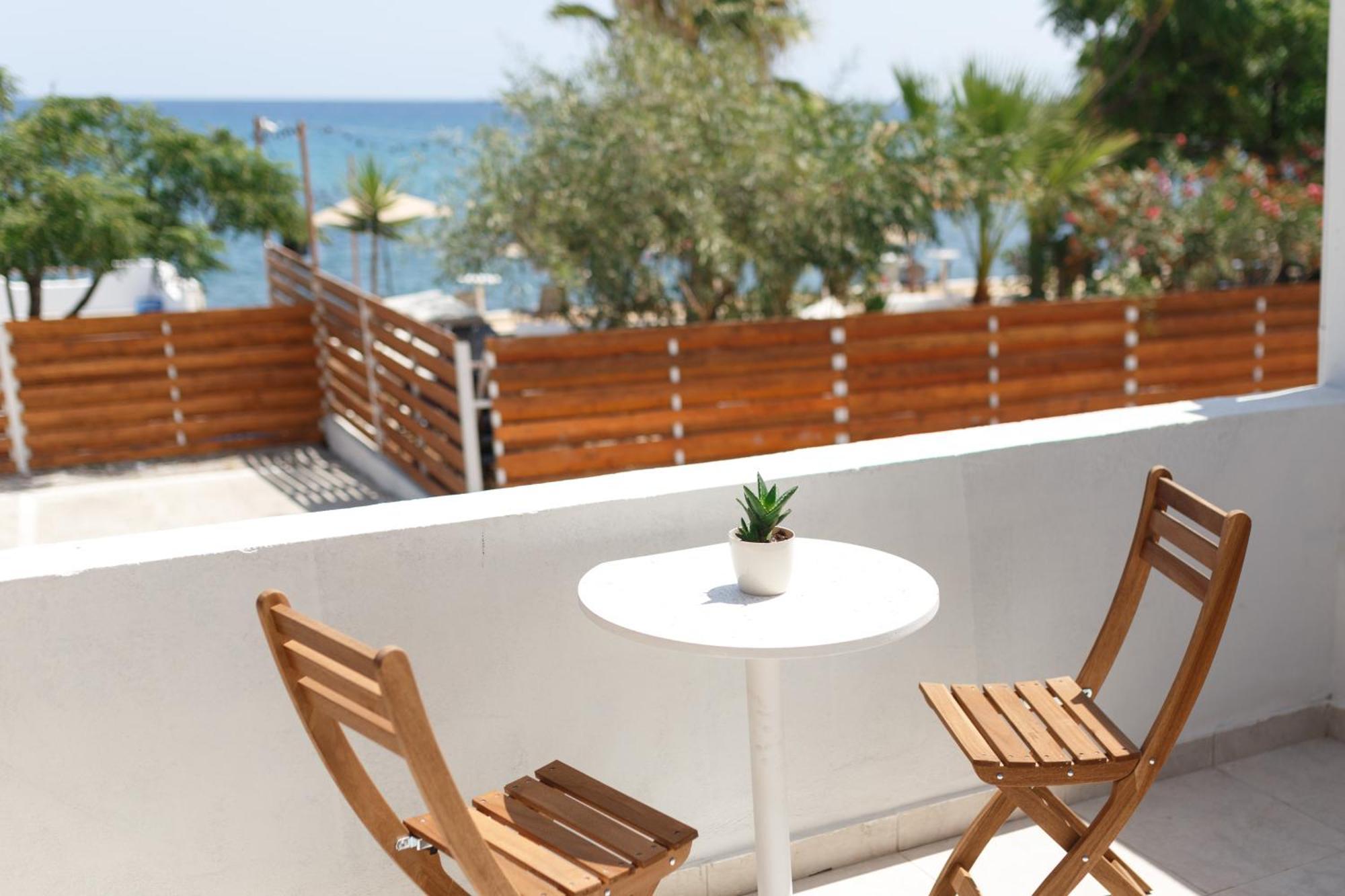 Hotel Azure Bay Ayvaryara Exterior foto