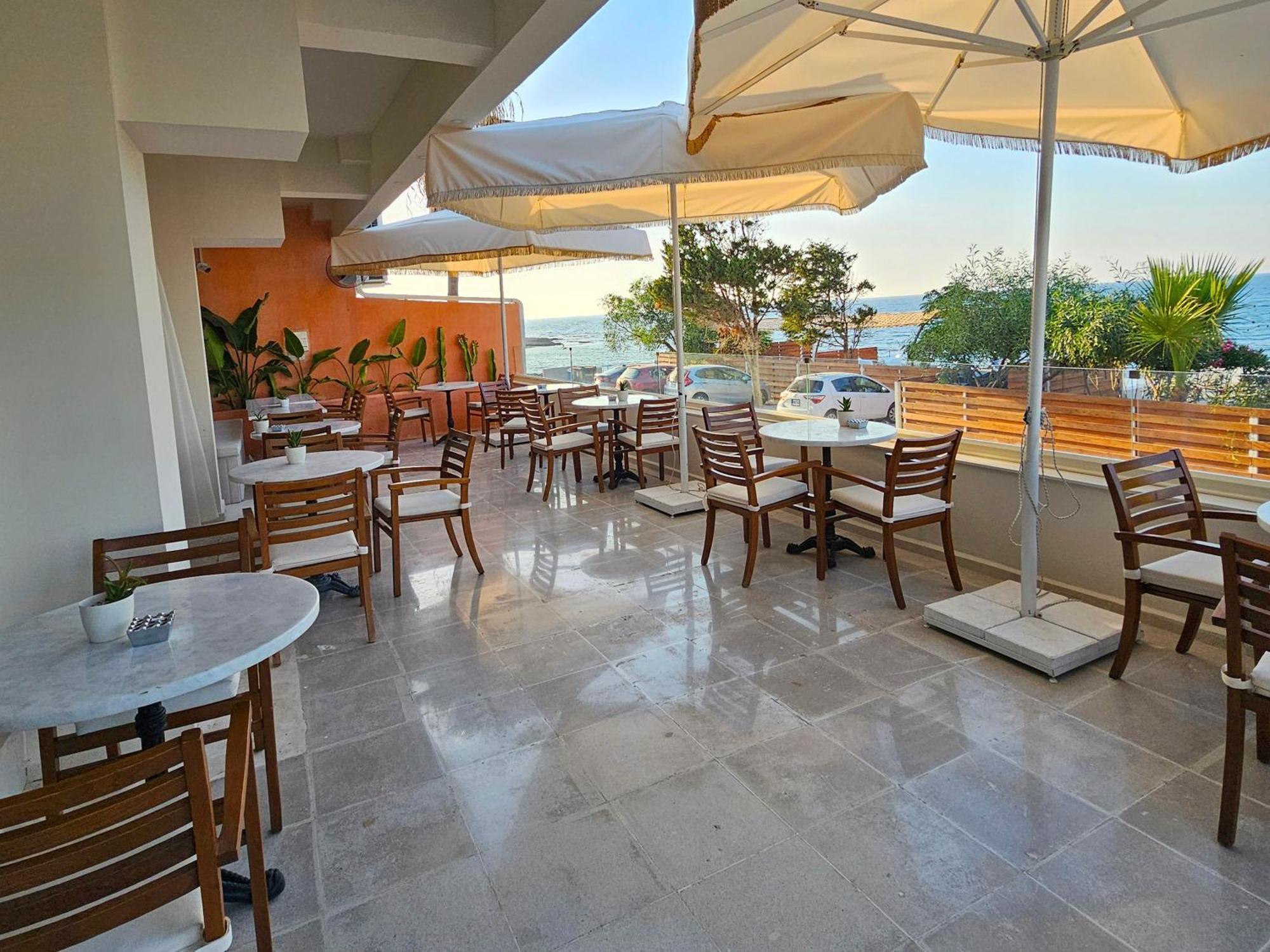 Hotel Azure Bay Ayvaryara Exterior foto